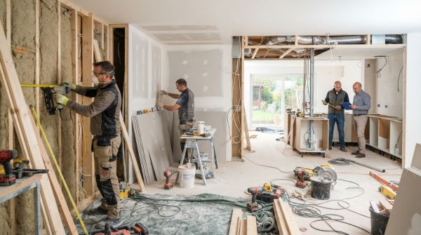 Guide des étapes essentielles pour bien rénover chez soi